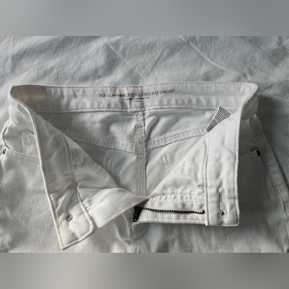 CHICO'S So Slimming Girlfriend White Jean Shorts | SZ 2 - Picture 5 of 9